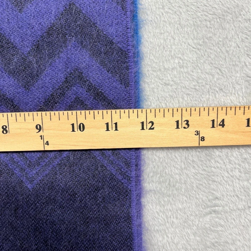 Kuna scarf crafted